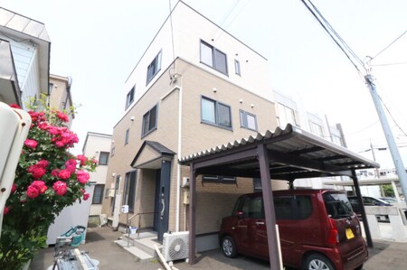 宮の沢2条2丁目一棟二戸建外観写真