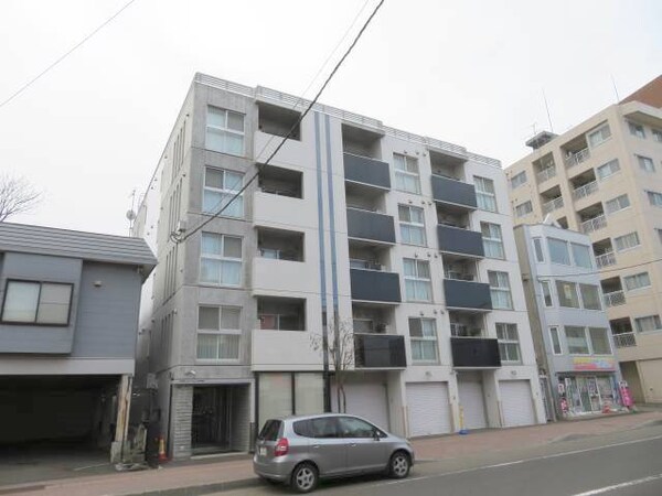 建物外観(エレベーター付き鉄筋マンション♪)