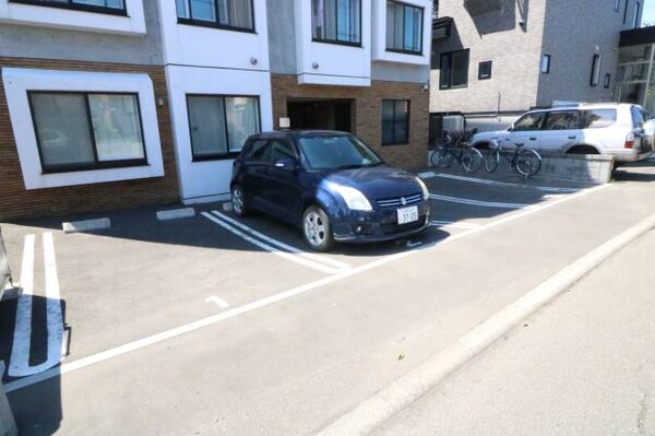 駐車場(駐車場！)