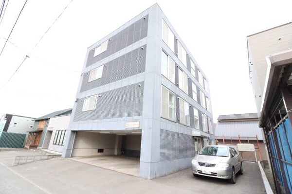 建物外観(４階建て♪)