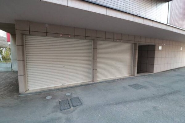 駐車場(駐車場！)