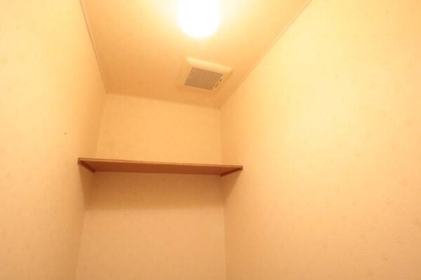 トイレ(トイレ棚付き)