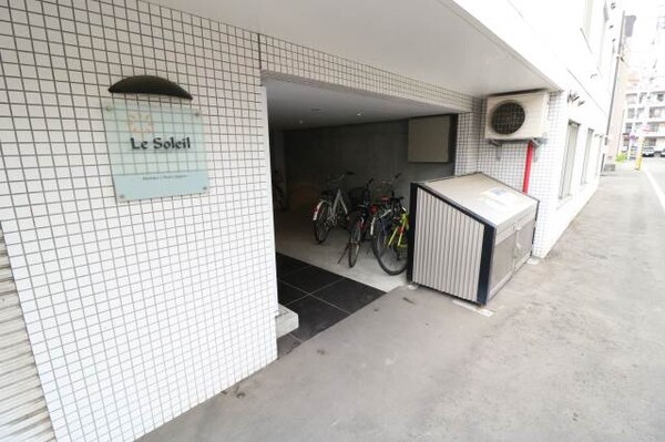 エントランス(建物入り口♪)