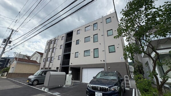 建物外観(2025年築RC4階建)