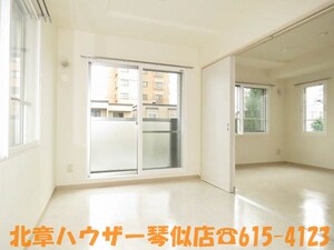 ヒューガパリス外観写真