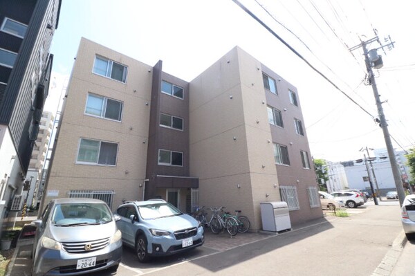 建物外観(ツートンカラーの外観♪)