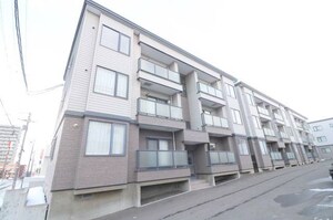 レアール西町南外観写真