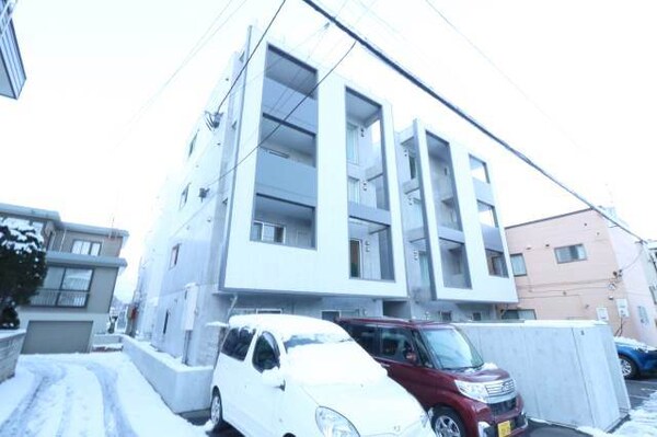 建物外観(４階建て♪)