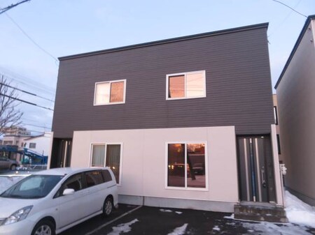 八軒４－５テラスハウス外観写真