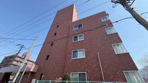 建物外観(5階建てRC造♪)