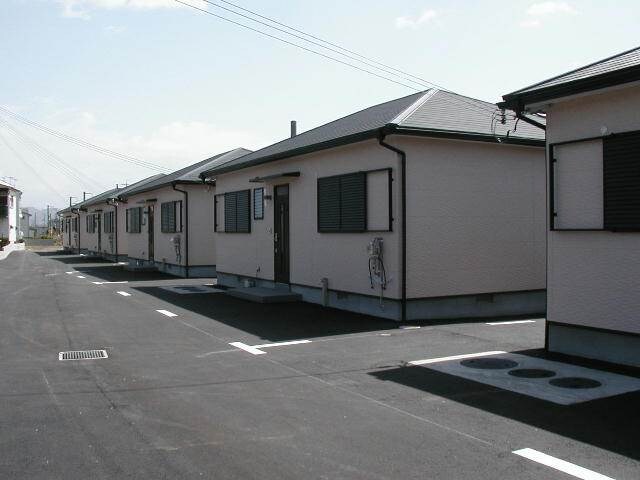 久木英雄一戸建集合住宅の物件外観写真