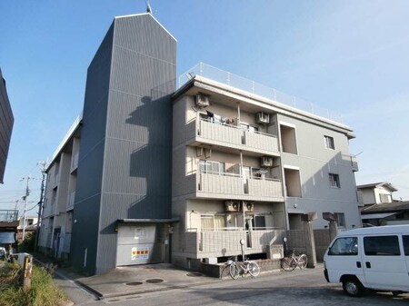 ロイヤルコーポ北中島外観写真