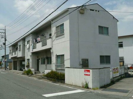 ハイツ西岡外観写真