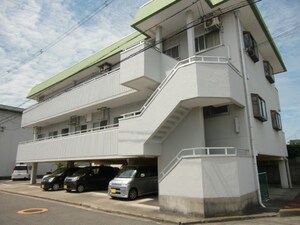 第４山川マンション外観写真