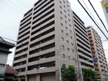 サーパス市駅前１２０５号外観写真