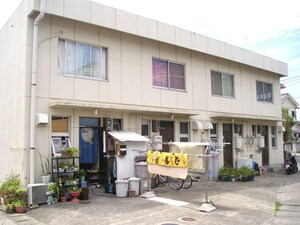 松野マンション外観写真