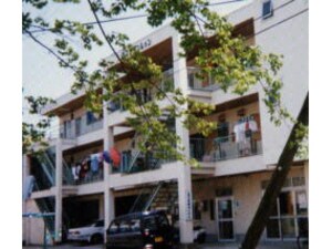 さつきマンション２号棟外観写真