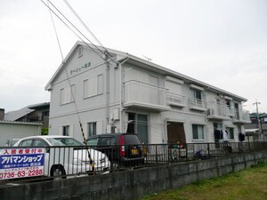 ラベニュー根来外観写真