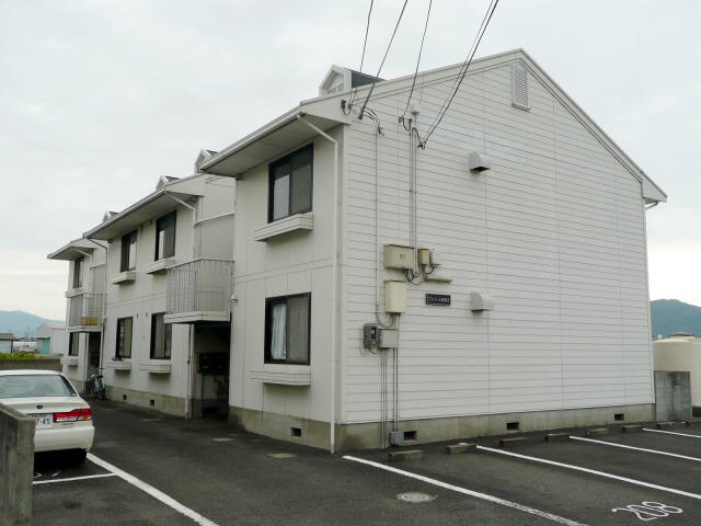 プレジール岩出