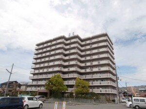 クローバーハイツ岩出３０３号外観写真