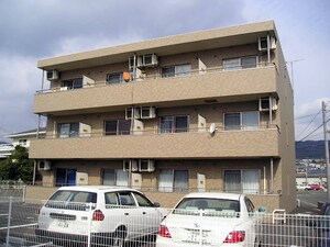 ロイヤルヒルズⅢ外観写真