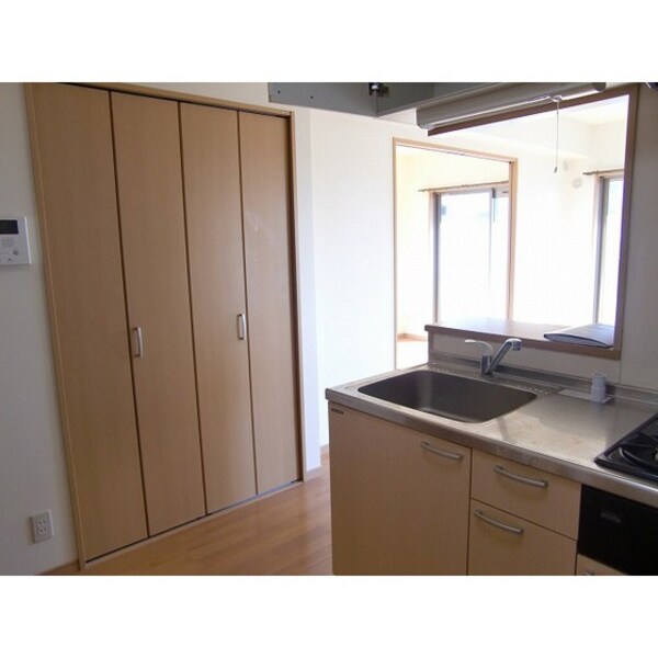 キッチン(同部屋タイプ・現状優先)