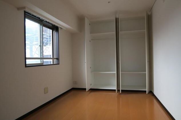 物件内観写真10　(洋室)