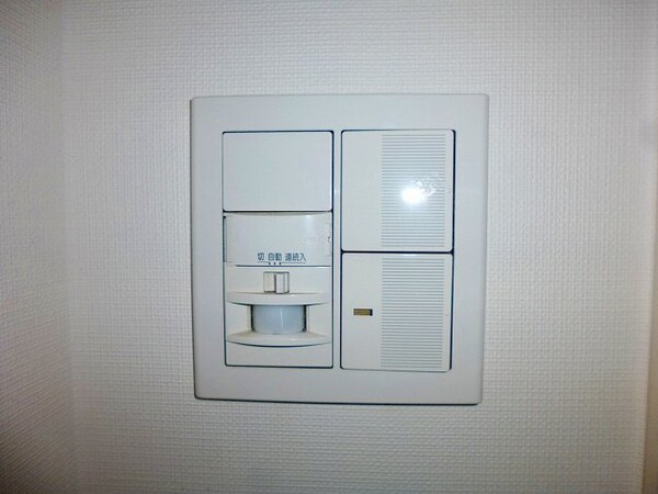 建物設備(レジディア町屋の人感センサー付玄関ライトです)