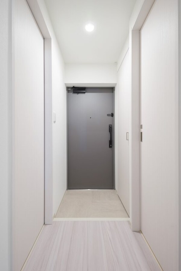 建物設備(階数により内装カラーが異なります)