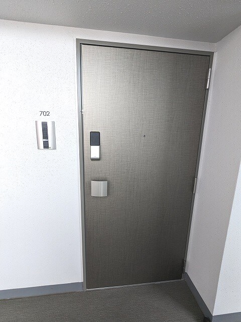 物件内観写真19　(玄関は電子ロックです)