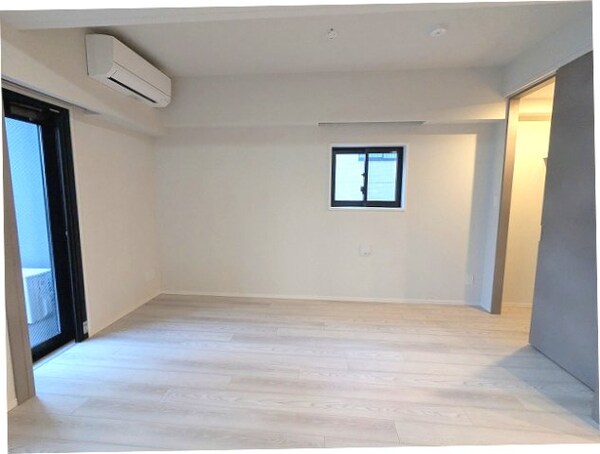 建物設備(洋室、南向きバルコニーに面した角部屋2面採光の明るい室内、エ)