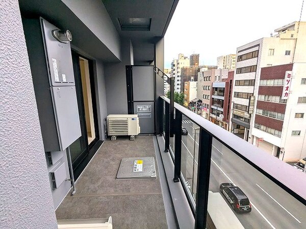 バルコニー(5Fワイドバルコニー、南向き上層階は日当り眺望良好、洗濯物干)