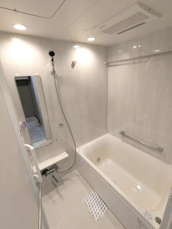 浴室(追焚オートバス、浴室換気乾燥機付)