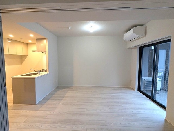 建物設備(カウンターキッチン、エアコン2台付、リビングには高性能エアコ)