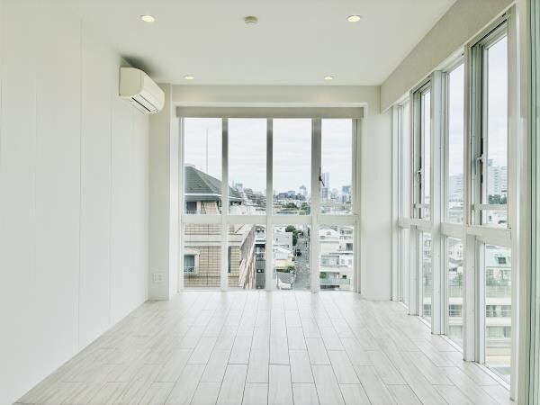 物件内観写真16　(サービスルーム)