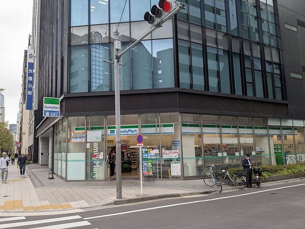 周辺環境(ファミリーマート小伝馬町鞍掛橋店 90m)