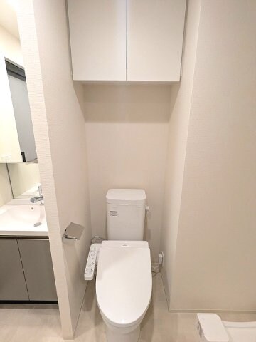 物件内観写真7　(温水洗浄便座です)