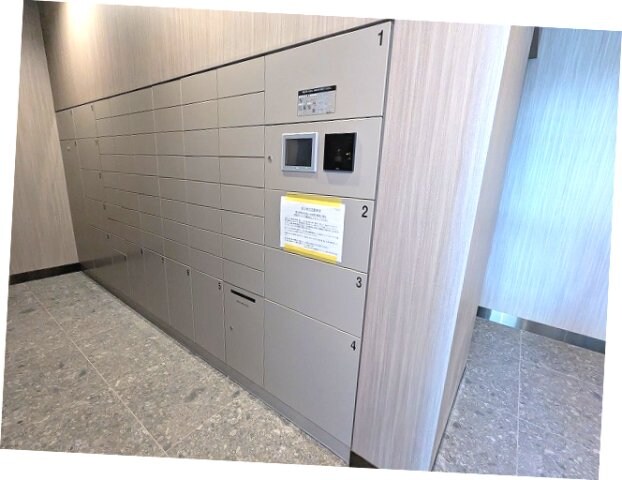 物件内観写真17　(タッチキーのメールBOXと宅配BOXです)