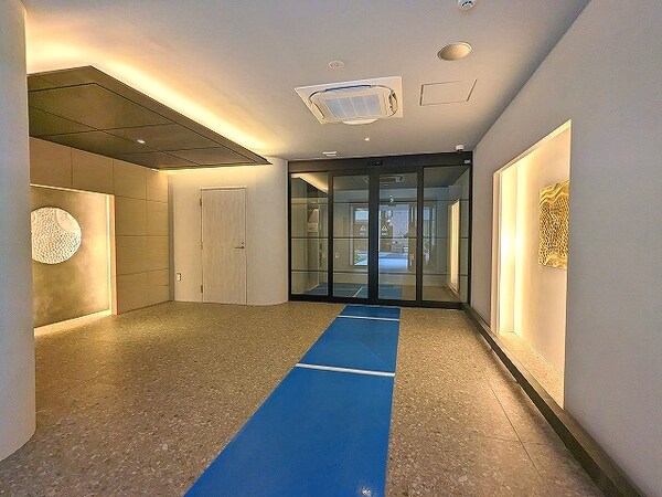 建物設備(優雅なロビーです)