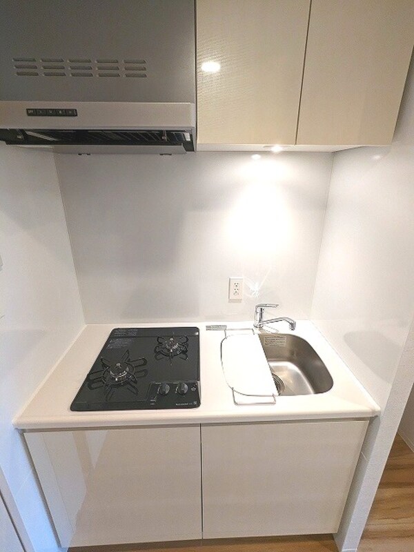 建物設備(瀟洒でお手入れ楽な硝子トップの2口ガスコンロのシステムキッチ)