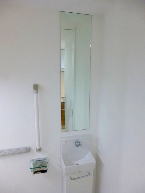 物件内観写真22　(トイレの洗面台)