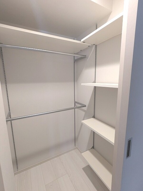 収納(ウォークインクローゼットです)