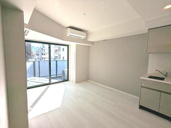 建物設備(リビング
南向き日当り眺望良好
エアコン付)