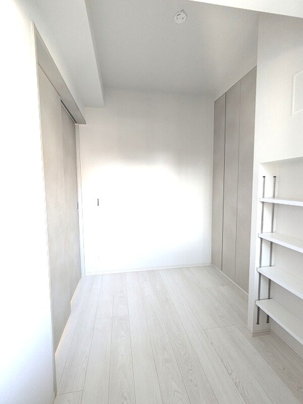 建物設備(3帖洋室、南向き日当り良好、エアコン・クローゼット)