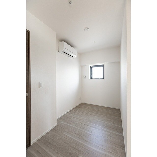 物件内観写真8　(4.4帖洋室)