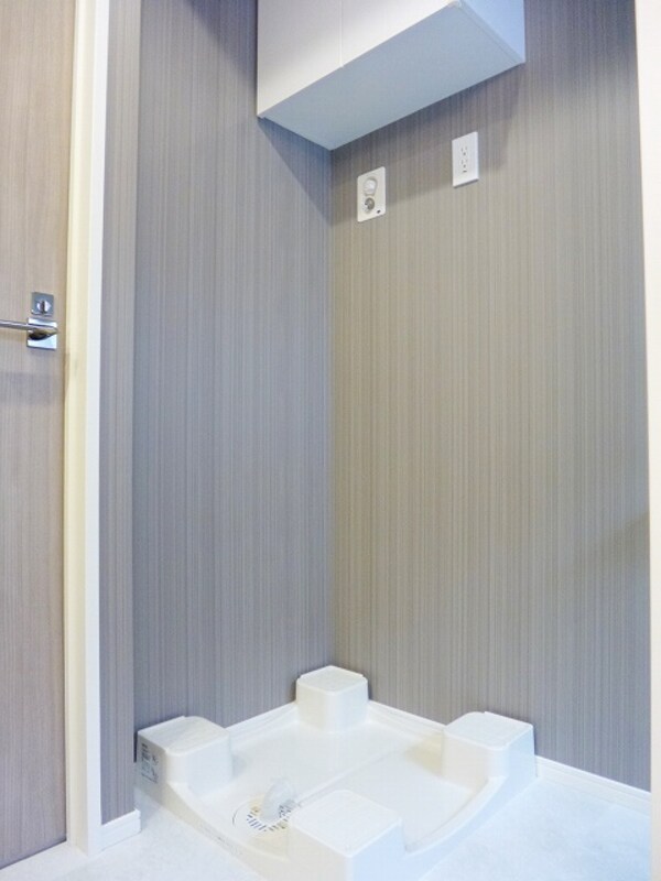 建物設備(排水溝掃除しやすい足高防水パンです)