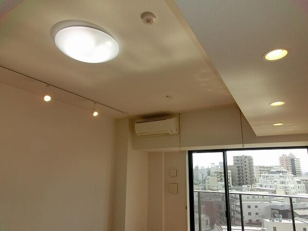 建物設備(ステイシス町屋のスポットライトとダウンライトです)