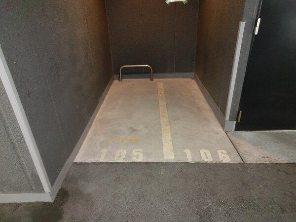 建物設備(ステイシス町屋のバイク置き場です)