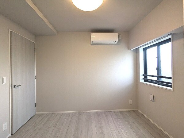 建物設備(5.2帖洋室、エアコン照明付き)