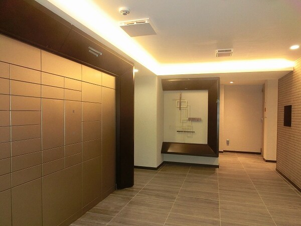 ロビー・ラウンジ(宅配ＢＯＸ)